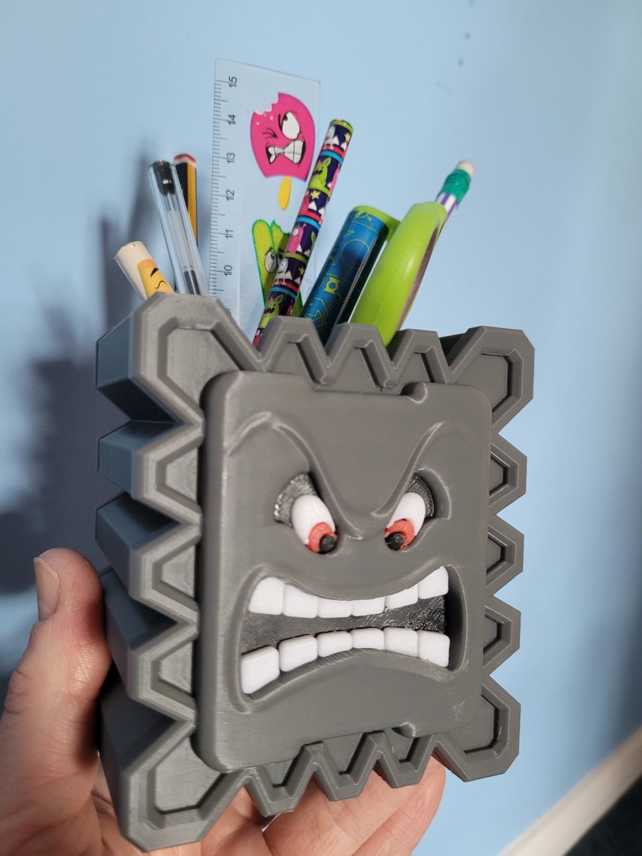 Damian_Quinn666's tweet image. Thanks again to my mate Craig for this awesome 3d printed Thwomp! Our youngest loves it! With it's two sided face it is one of it's kind. Just need to find the right use for it now.
 😁💥
#thwomp #3Dprinting #itsamemario
