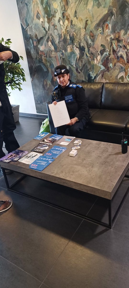 @MPSIlfordTown officers have attended Valentines House to carry out Voilence against women surveys and also speaking to residents about there concerns in the area.