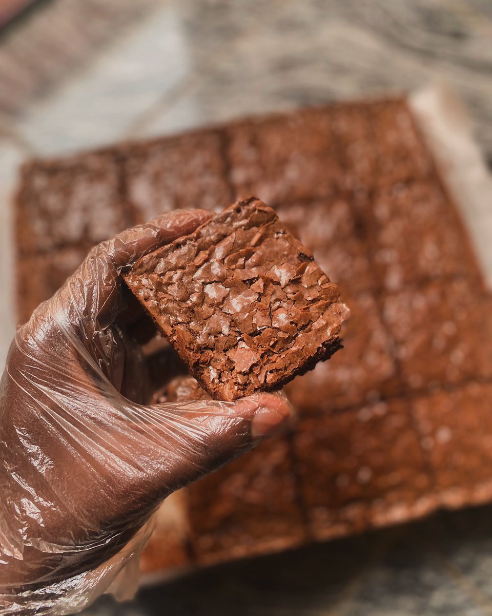 Fudge Brownie to chill with ?? As we go through our daily shege.
   
Fudge brownie are available everyday and for pre-order!! Don’t dull my fans , feel the fudge texture in every bite , what a vibe right ?😎
#fudgeBrownie #abujacity #abujaXcommunity #kanoXcommunity #bachelor