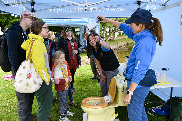 Starting out in #conservation? Outgoing and can make science understandable to all? Our 1-year Community Engagement Assistant placement could be for you! £22,308 per year, full-time 1-year fixed contract based in #Penrith. Interested? Find out more 👉edenriverstrust.org.uk/community-enga…