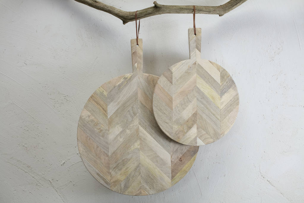 DecoratorsNotes's tweet image. Baquette, pizza or sourdough? Check out our fabulous sustainable wood boards on sale at reduced prices! Be quick, they're selling fast!