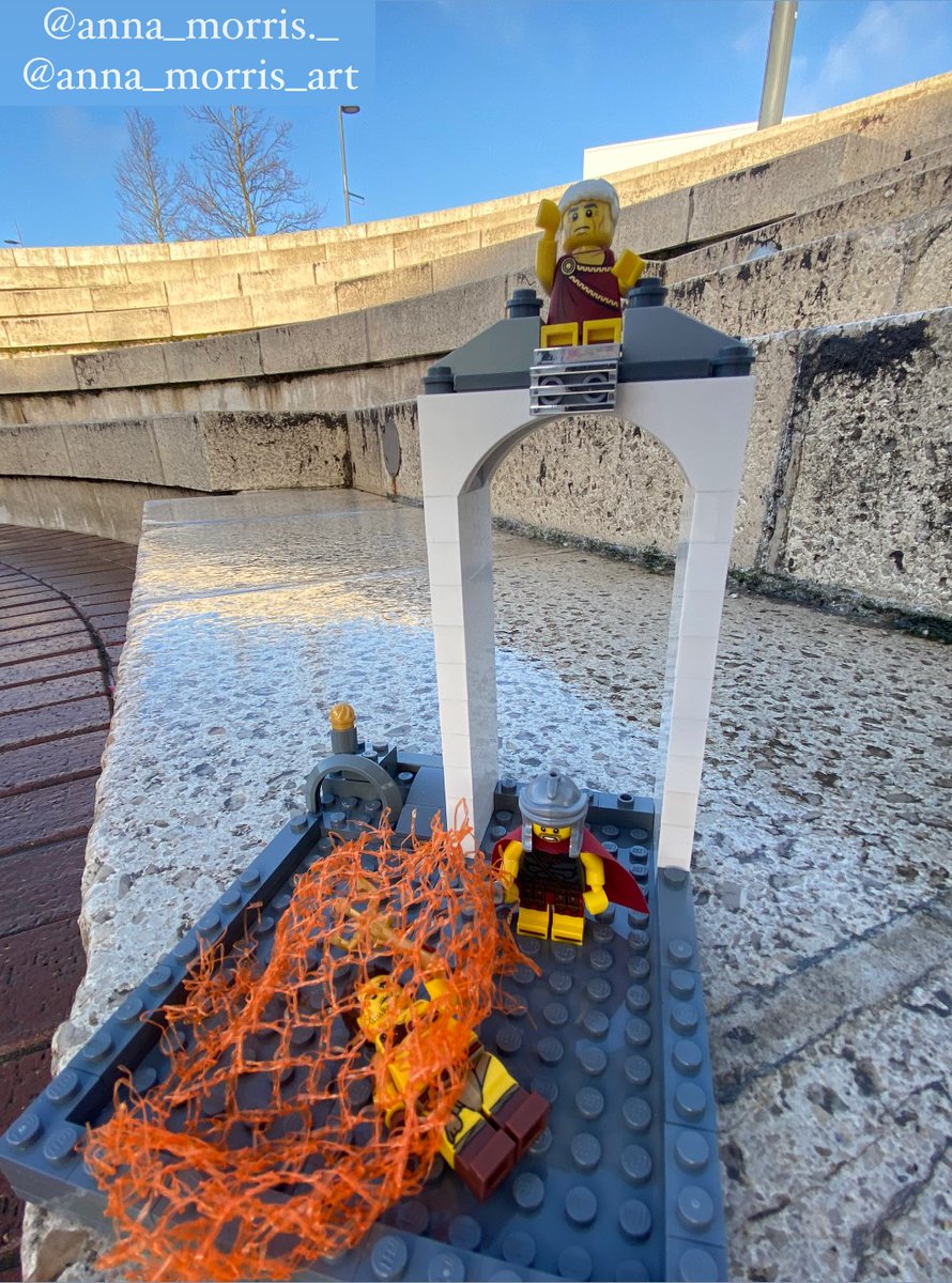 WarwickClassNet's tweet photo. Gladiators gracing the @uniofwarwick piazza, our very own campus amphitheatre... #ILCD24 https://t.co/Ft37LOaZub