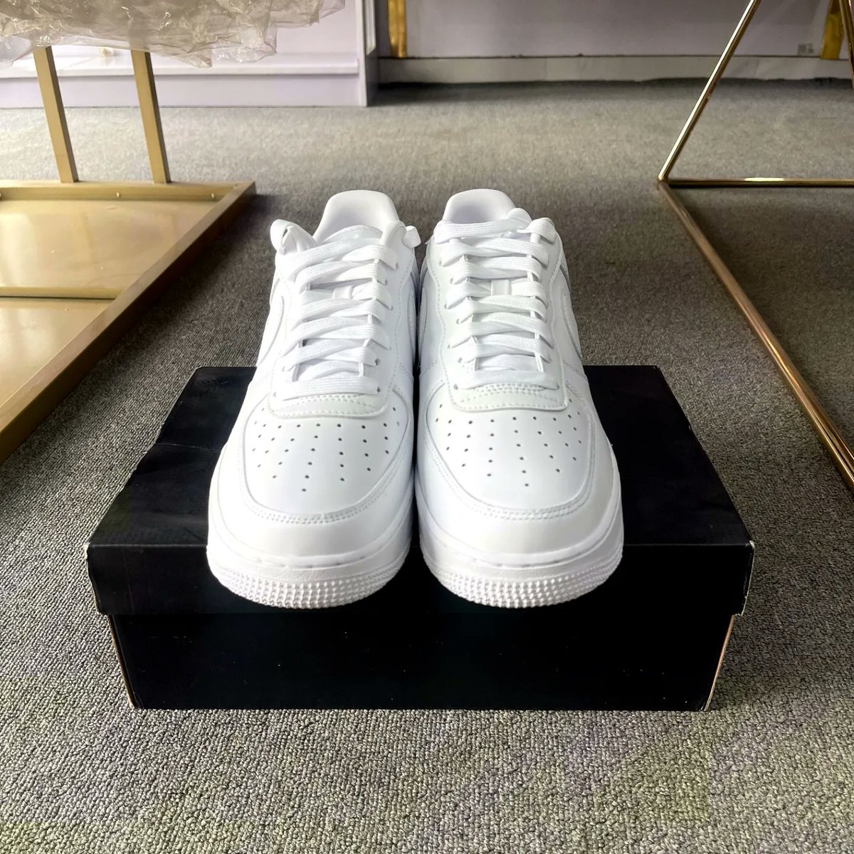 maxworld_luxe's tweet photo. Air Force 1 
Size 44-45
Price - N250,000 

We are the home of authentic sneakers, shoes, slides, Crocs and original fashion wears. 
.
.
.
.
.
.
.
.
.
.
#maxluxe #maxluxefashion #maxworldluxe #fashionstore #fashionstoreinlagos #clothingbrand #clothingstore #sneakers https://t.co/vgpwliZZsC