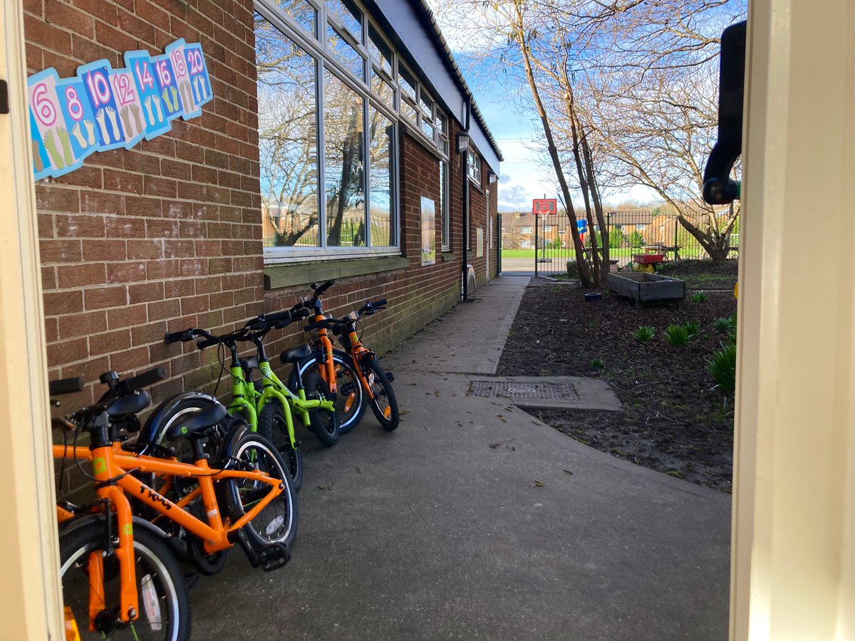 Lots of happy faces at our half term cycling sessions with @PercyMainSchool & the sun is definitely shining today! 🌞Started off with 7 non-riders & ended the morning w 3 non-riders, but all were super gliders! 👍🔝at this pace everyone can ride their bike by the end of the week!