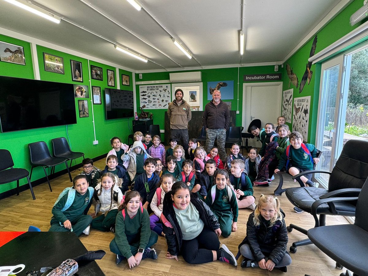 As we approach the spring, school visits to Tovey Cottage start to increase. Today Vincent Robba and Chris Durante welcomed pupils from St Bernard’s Lower Primary who are learning about bird migration @gonhsgib @GibraltarGov #environmentaleducation