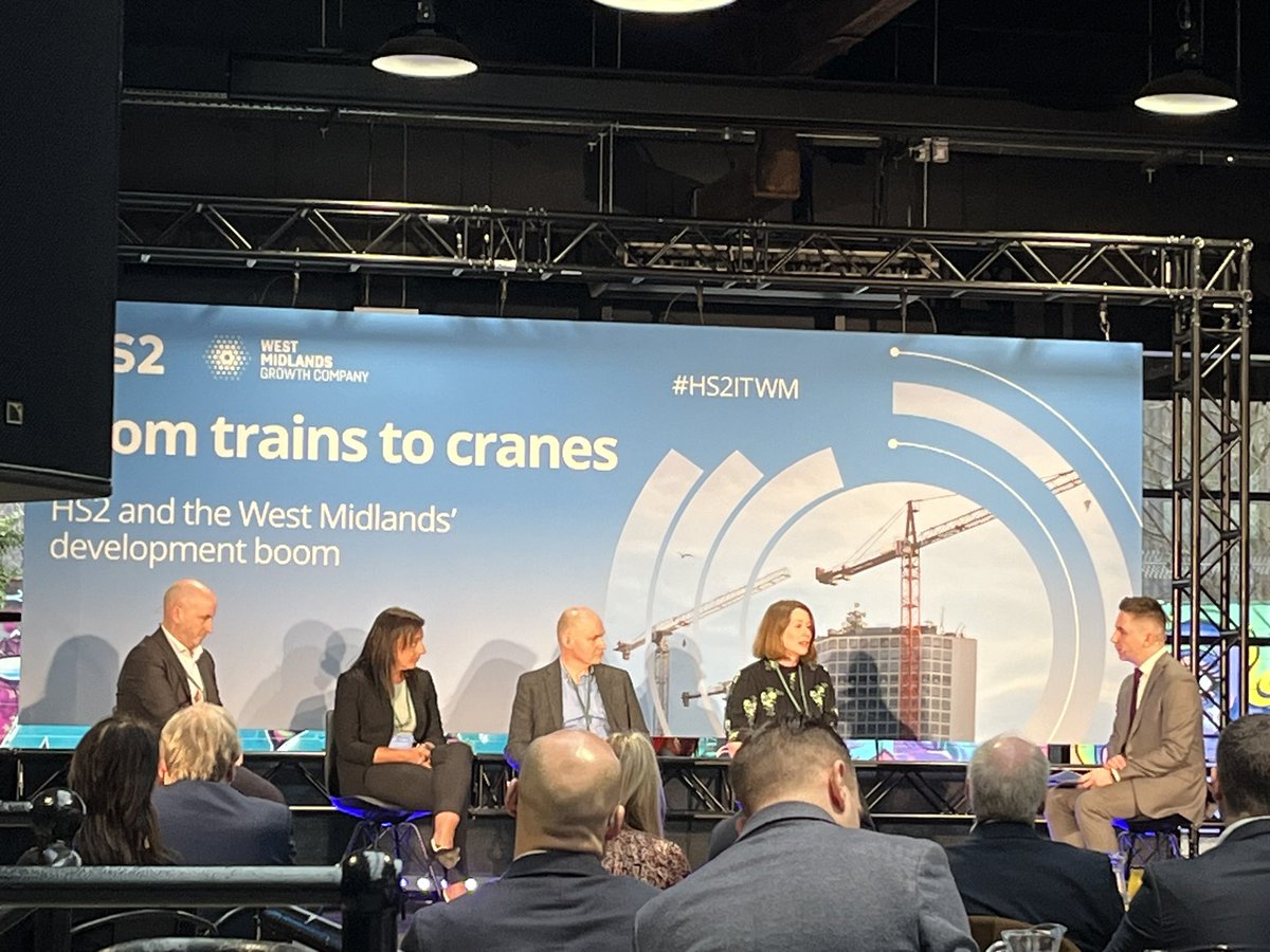 SmithTonyD's tweet photo. Great to be at an event showcasing the huge opportunities created by #hs2 in Birmingham. Enough of the doom and gloom from Westminster - only big public and private investment creates sustainable growth. #HS2ITWM https://t.co/q7iOY0bYKV