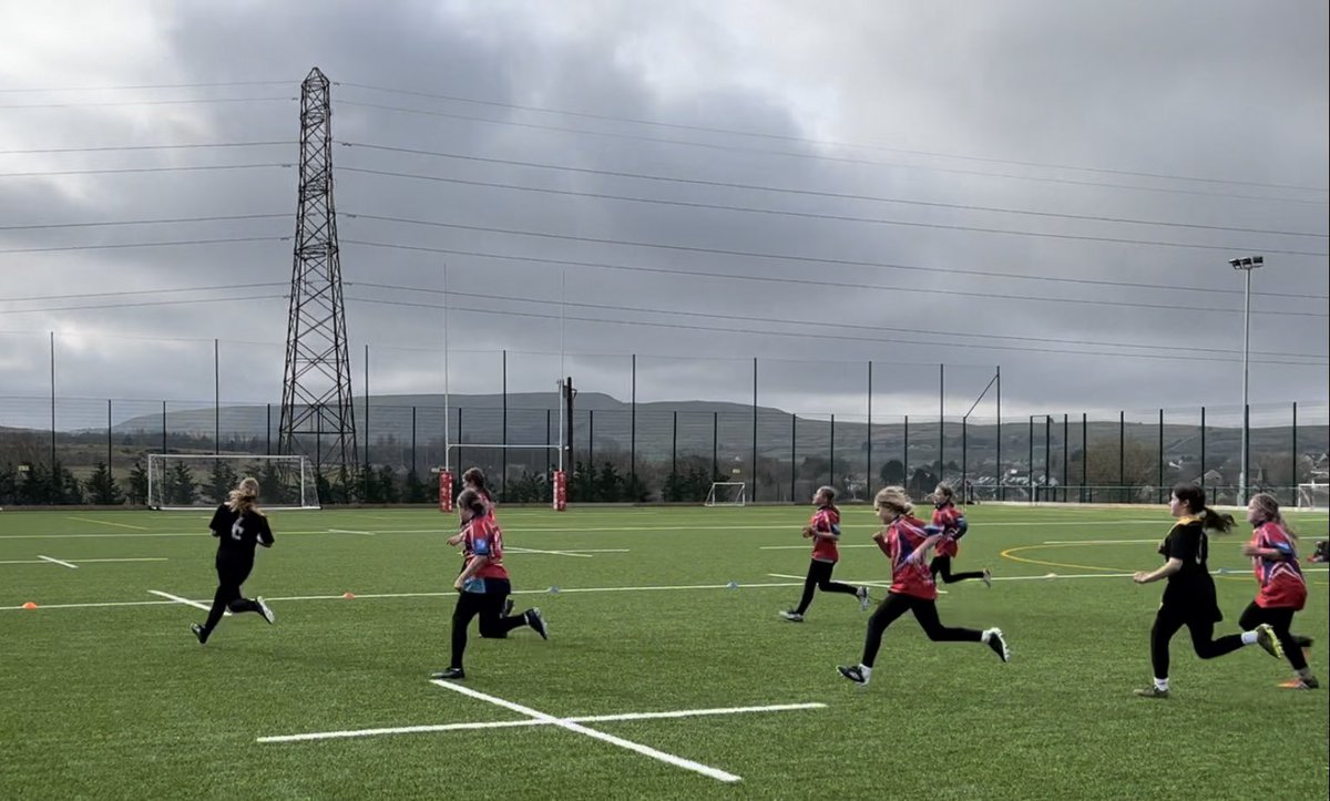 𝙍𝙤𝙖𝙙 𝙏𝙤 𝙏𝙝𝙚 𝙋𝙧𝙞𝙣𝙘𝙞𝙥𝙖𝙡𝙞𝙩𝙮 | Year 7 Girls 

Excellent start to the day <a href="/Brynmawr_school/">Brynmawr Foundation School</a> 

Girls scoring some great tries and playing some really competitive rugby🏉

#MakingTheDifference 💪🏼