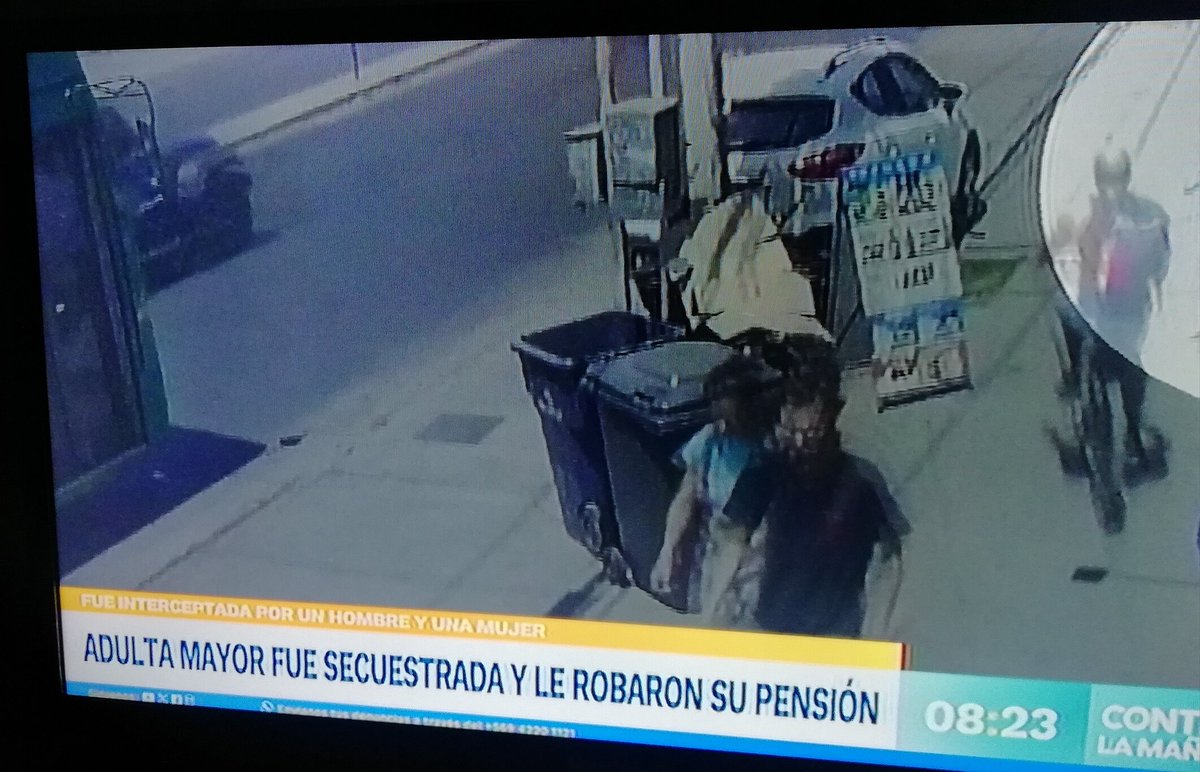 Chileno17039890's tweet image. #ULTIMAHORA Adulta Mayor fue SECUESTRADA y le robaron toda su Pensión, fue interceptado por un hombre y una mujer, La abuelita indica llorando que ahora no se puede salir a la calle... UN PANORAMA NORMAL EN EL CHILE DE BORIC. (Catalina Pérez, Hassler, Pamela Leiva, Colchane,Kast)