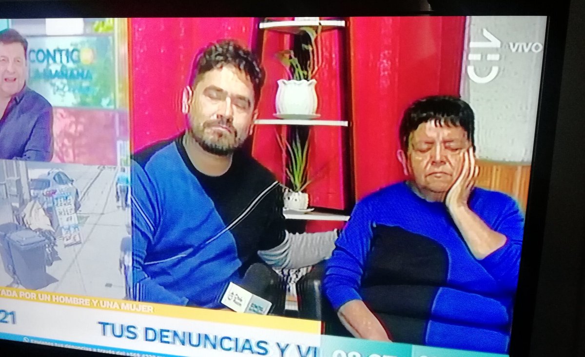 Chileno17039890's tweet image. #ULTIMAHORA Adulta Mayor fue SECUESTRADA y le robaron toda su Pensión, fue interceptado por un hombre y una mujer, La abuelita indica llorando que ahora no se puede salir a la calle... UN PANORAMA NORMAL EN EL CHILE DE BORIC. (Catalina Pérez, Hassler, Pamela Leiva, Colchane,Kast)