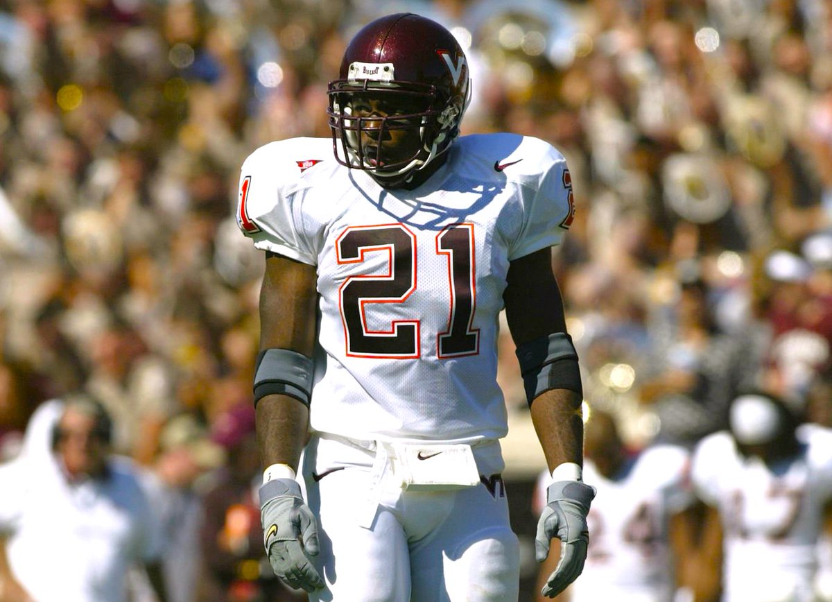 Bluegrass504's tweet photo. Happy Birthday, Michael Crawford!!
ππππππππππ
Michael Crawford, of Baltimore, MD, led the #Hokies with 131 tackles in 2003. He had a career-high 18 tackles in the #Hokies 35-19 win over Texas A&M.
#MD2VT π¦ #LunchPailD πΌ https://t.co/SYc5hHJiGd
