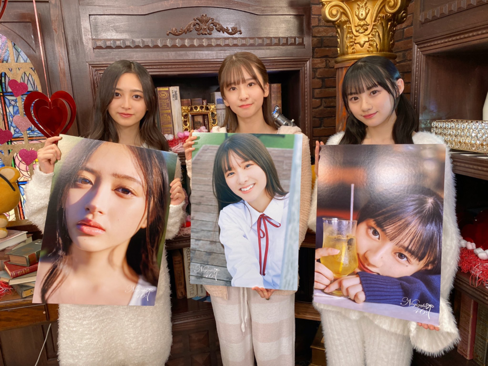 乃木坂 5期生 生写真 乃木坂46 5期生写真集プールサイドカット解禁 はじける笑顔と