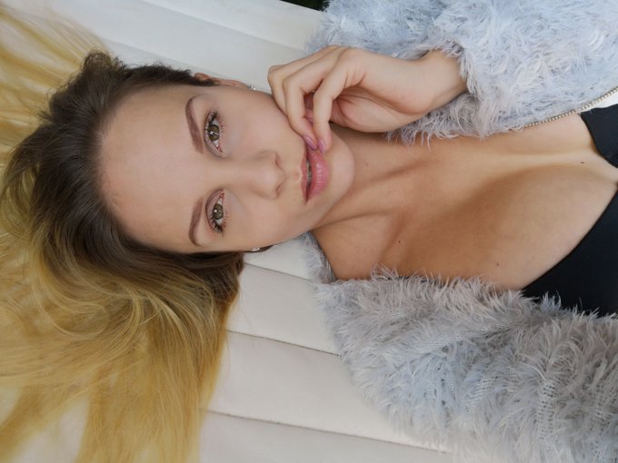 If you like this pic - Like &hearts;️ &amp; retweet  🥰 https://t.co/8wA0my5V65<a href="/tag/mvsales"class="tags"><span>#mvsales</span></a>