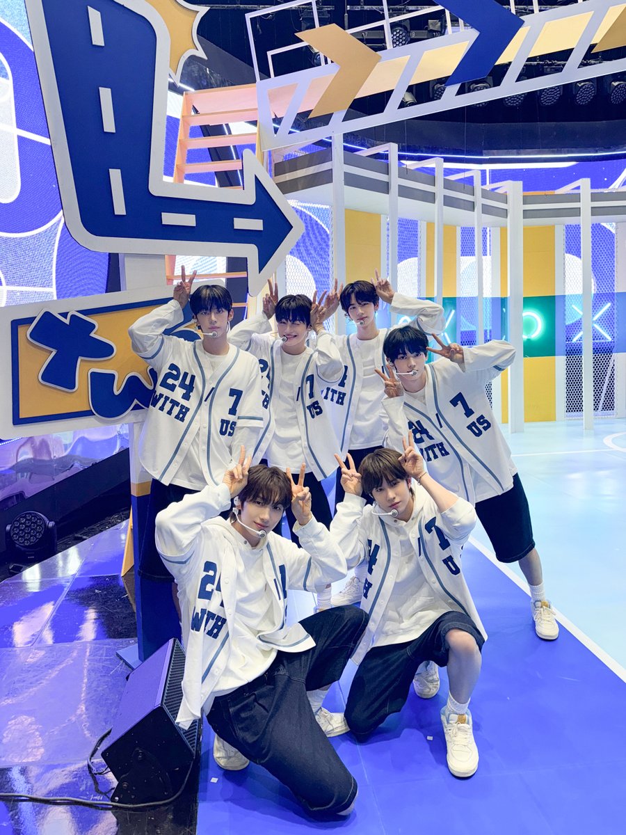 TWS_PLEDIS's tweet photo. [#TODAYWITHUS]
240220 THE SHOW
두 번째 1위의 순간도 함께해 주셔서 감사합니다🏆🏆
We are 24/7 together!💙

#TWS #투어스 #247WithUs
#Sparkling_Blue https://t.co/vO5wO1gY8A