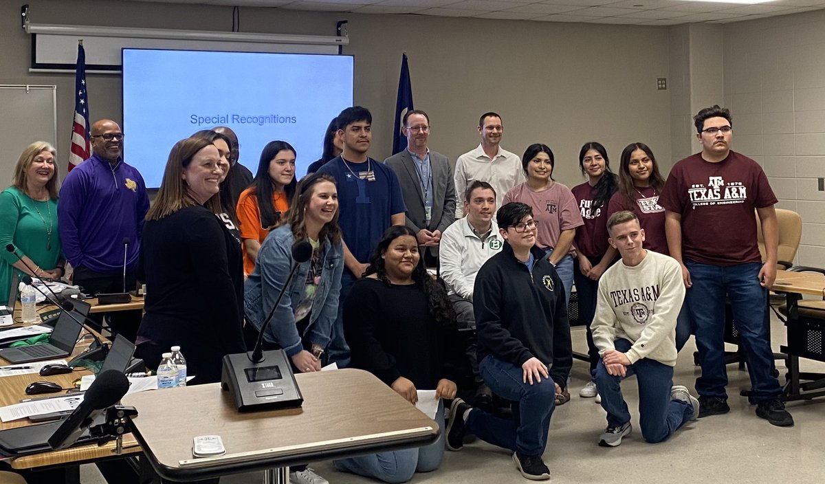 Let’s go, @brenhamhs AVID seniors!! Ready for college next year!!