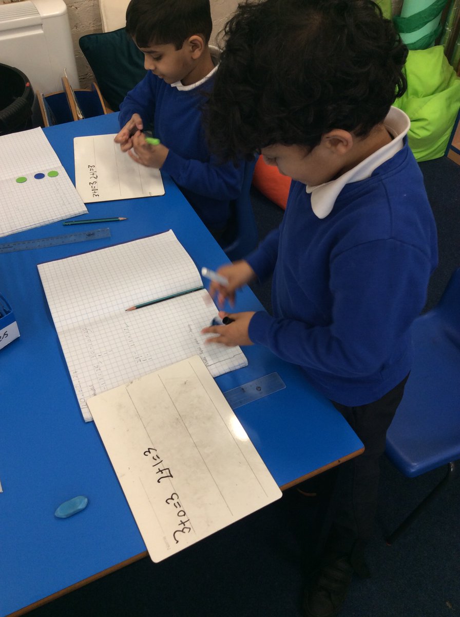 2RL loved using double sided counters at the start of their lesson! Thank you <a href="/petittmr/">Liam Petitt</a> <a href="/Conway_Primary/">Conway Primary</a>  @Mr_R_Wheldall #conwaycrew