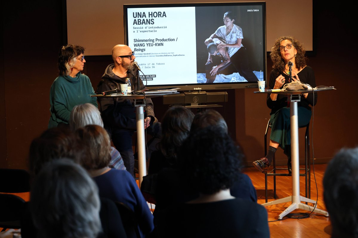 mercatflors's tweet photo. Torna a gaudir de la sessió introductòria #UnaHoraAbans de #PanoramaTaiwan.
@explicadansa i Ester Vendrell, Doctora en Història de l'Art especialitzada en dansa, ens contextualitzen les 2 peces que van tancar el cicle: #Beings i #FloatingFlowers.
📺👀👇:
https://t.co/KmrjLx1rBi https://t.co/M6K64T9Gpt