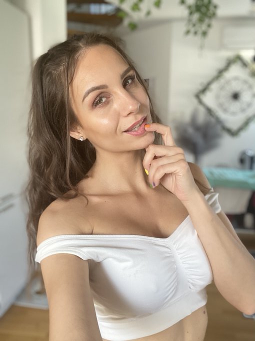 When you happy &amp; you know it, klick this link ➡️https://t.co/IHV4eHXxsj 👏😍 https://t.co/nog5o1PPvx<a href="/tag/mvsales"class="tags"><span>#mvsales</span></a>