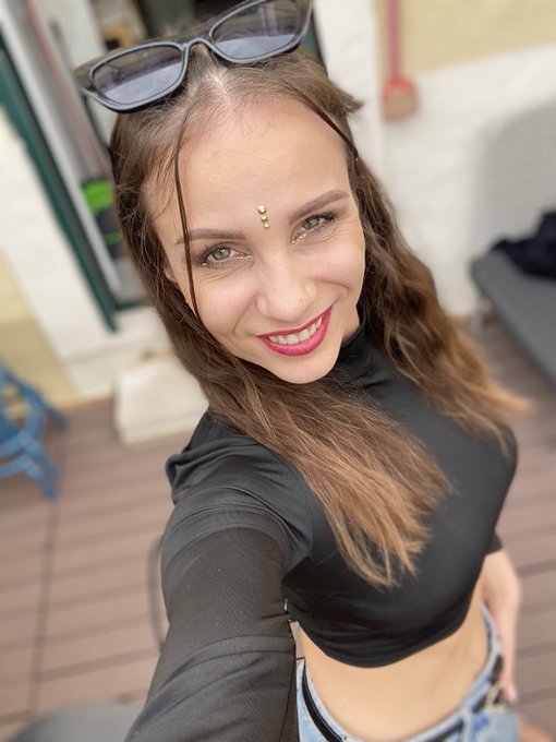 View days in holiday left 🥰 do you miss me already? https://t.co/UUJAOgNEav<a href="/tag/mvsales"class="tags"><span>#mvsales</span></a>