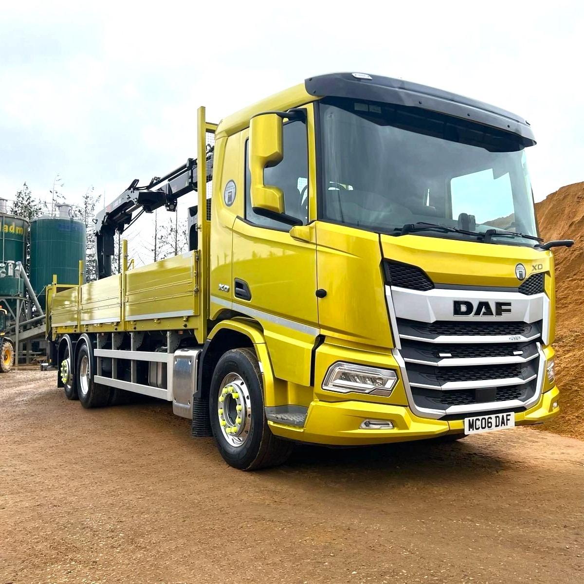 This DAF XD Grab, from @MotusDAF, is now with @MadinglyMulch (East Anglian Haulage Ltd) and ready for deliveries of building and garden supplies, in and around Cambridgeshire. 📍

#DAFXD #DAFTrucks #Trucks #MotusCommercials