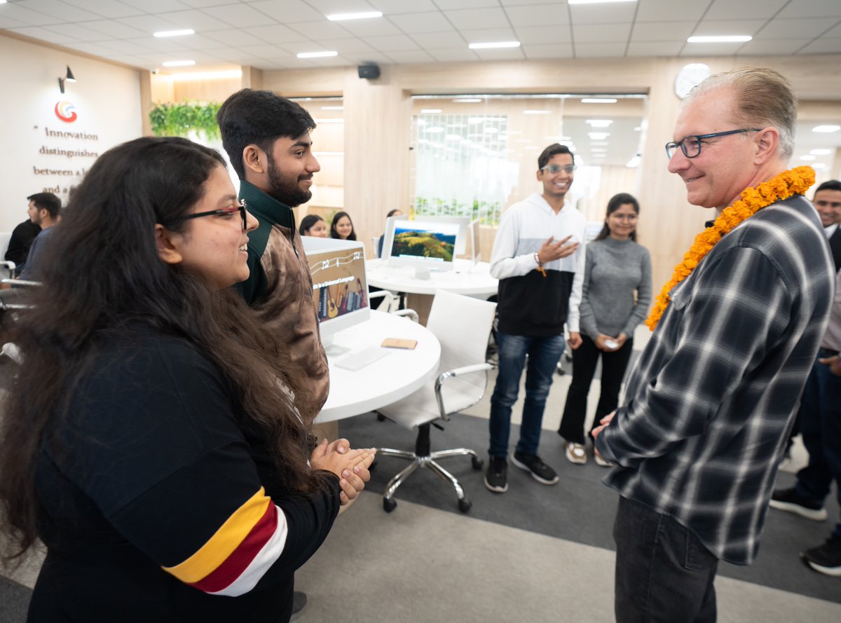 Today marked the grand opening of the iOS Development Lab at Galgotia University in Delhi. I loved meeting with the next generation of iOS developers and seeing the lab — outfitted with 100 iMacs!