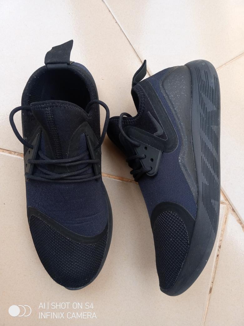 SuperSlimEli's tweet photo. SOLID, FINE AND AFFORDABLE
Clean First Grade shoes

Frame 1: Size 41
Frame 2: Size 39
Frame 3: Size 41
Frame 4: Size 40 

Price: N9,000 each
Location: Jos
Waybill available Nationwide

08134469612 https://t.co/voVVOMGBLR