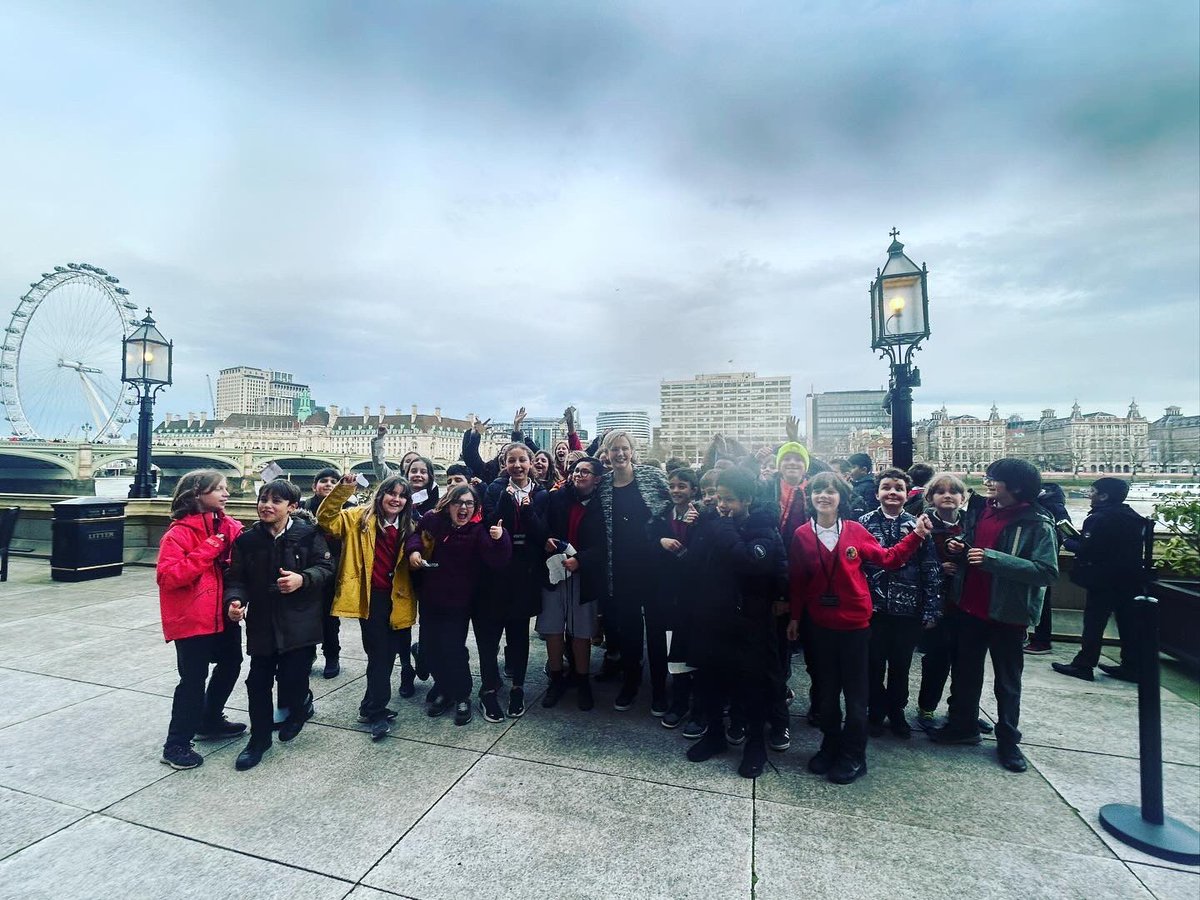 Sheer joy to find year 6 from <a href="/CoppermillSch/">Coppermill School</a>  visiting hogwarts aka parliament - look forward to visiting them at their school soon! #loveWalthamstow