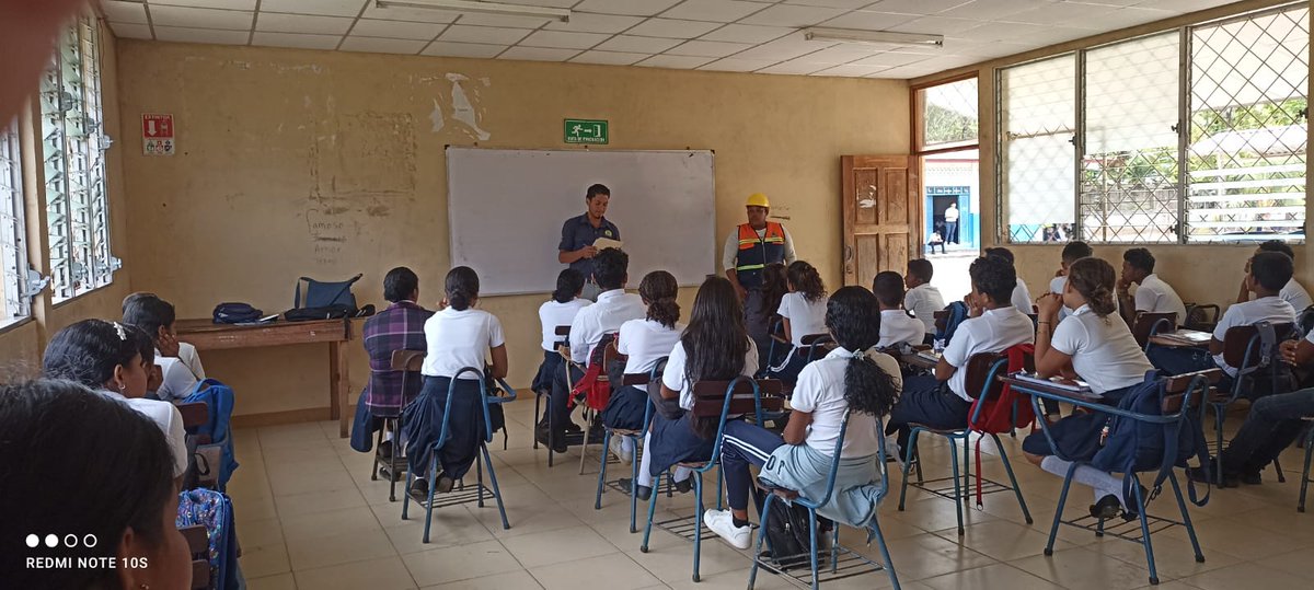 MarenaNicaragua's tweet image. En el colegio #INOS, localizado en el municipio de Waspam, Caribe Norte, llevamos a cabo charla ambiental para compartir con los estudiantes la importancia de evitar incendios forestales y agropecuarios en áreas protegidas.

#EvitemosLosIncendios
#Nicaragua
#MARENA
