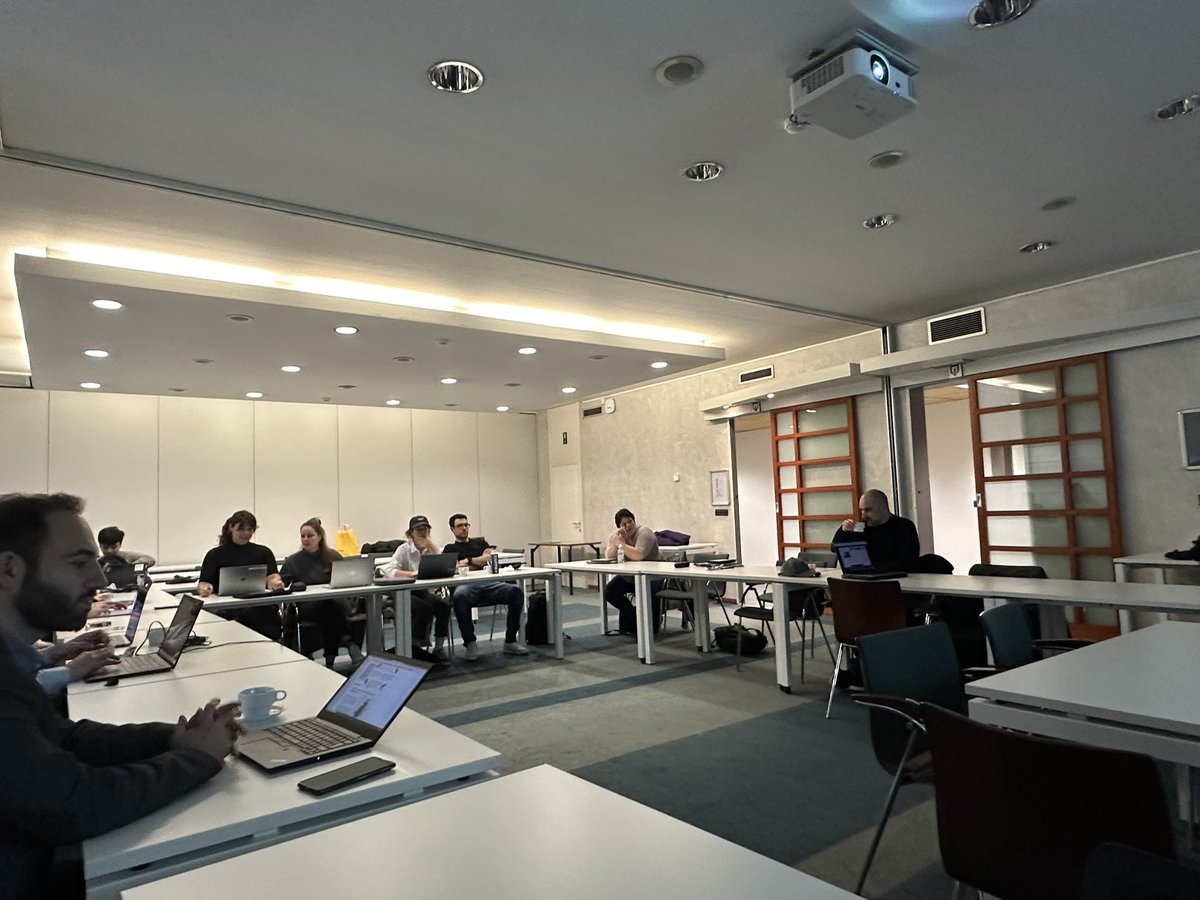 📣 The 4th <a href="/Disc4all_EU/">Disc4All EU Project</a> Winter School organised by <a href="/DStanculescu/">Dorina Stanculescu</a> and <a href="/LiesbetGeris/">Liesbet Geris</a> is going very well! Great #ESR Presentations, discussions, WPs updates! 🎊This time we have a special guest - our PO <a href="/ThVyzikas/">Thomas Vyzikas</a>, <a href="/MSCActions/">Marie Skłodowska-Curie Actions</a>, <a href="/REA_research/">European Research Executive Agency</a>!
More info here: insilicotrials.com/disc4all/