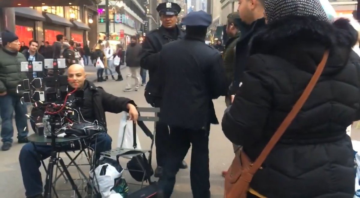 يلعن ام القوة ، قاعد بيشتم في ابن لوا و الولا وشه جايب دم من العصبية مش عارف يعمل حاجة ، يا اخي طعم الحرية لذيذ اوي والله