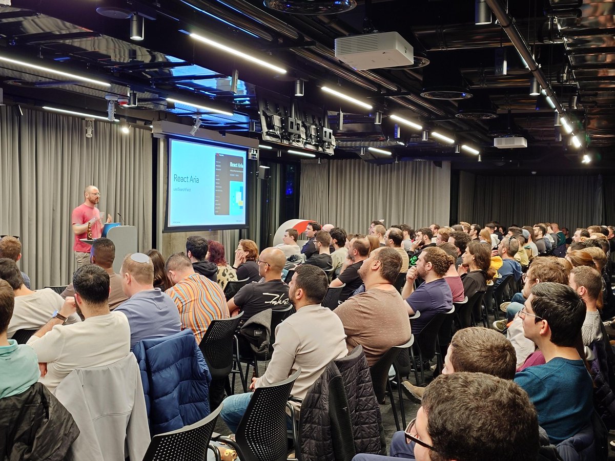It's a full house! Join our very own @omrynach at #ReactIL using <a href="/CoduxIDE/">Codux</a> to showcase the power of headless components. See how Codux makes building flexible, customizable #React UIs a breeze!  #frontend #webdev #meetup