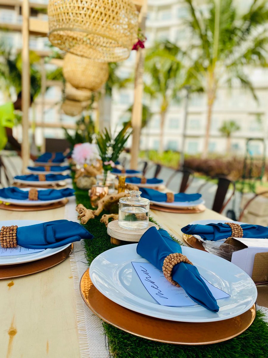 Taco Tuesday? More like Table-setting Tuesday! Let's taco 'bout elevating your next event's decor.

#DiscoverHostsGlobal #HostsGlobal #LetUsBeYourHosts #Eventpros #MeetingPros #MicePros #EventPlanners #MeetingPlanners #MICEPlanner #EventDesign #DiscoverHosts