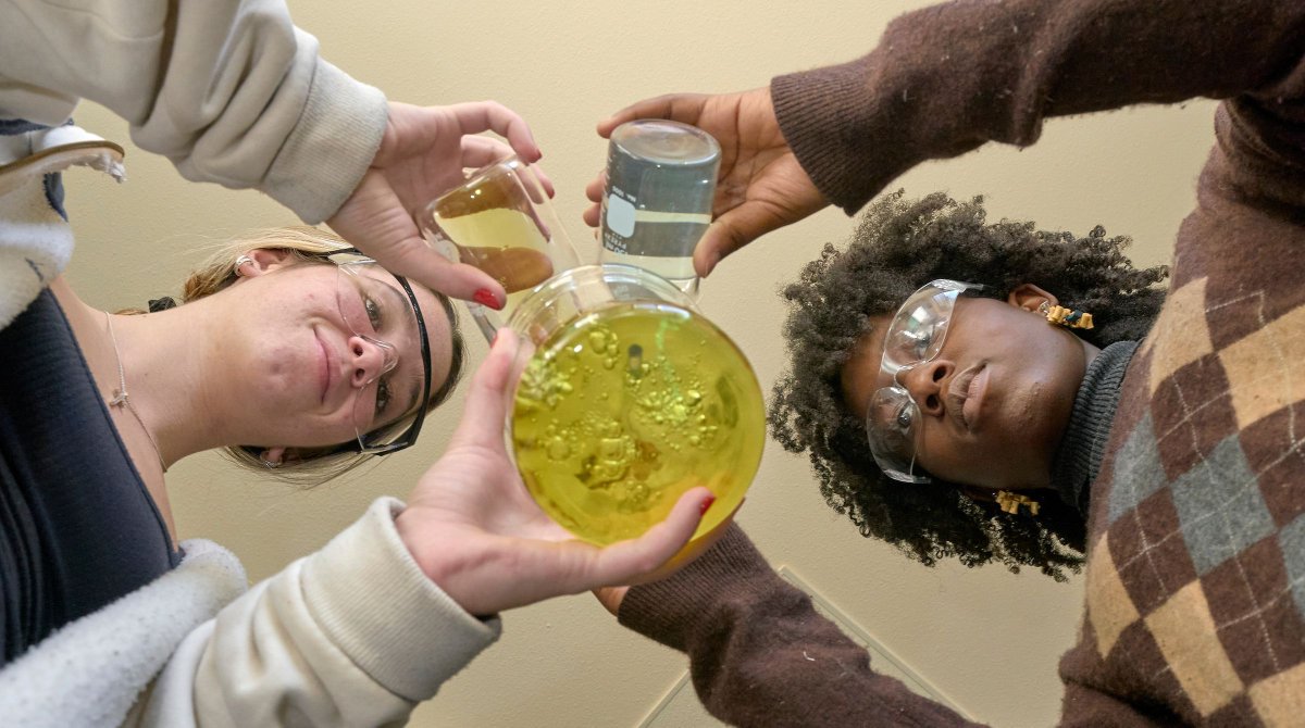 We're looking for a Biology Teacher! 🧬 Follow the link and explore this opportunity. buff.ly/3ChDkE5