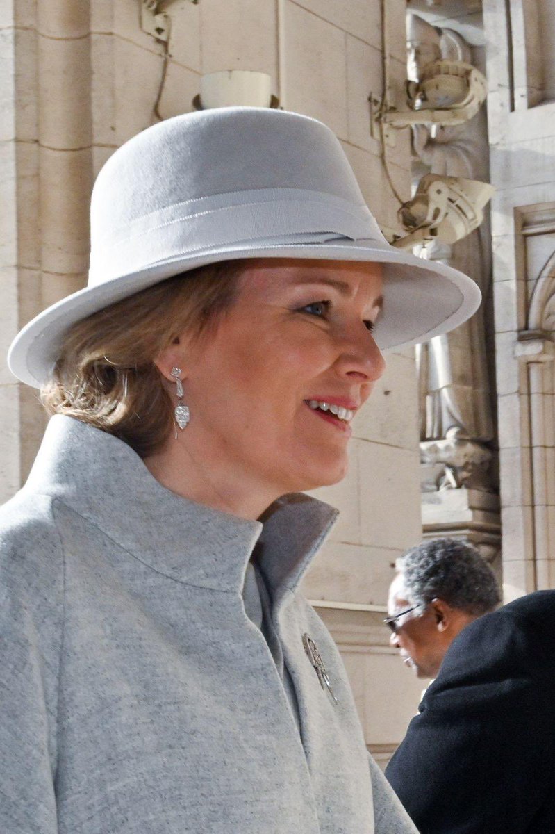 H.M. Queen Mathilde is wearing our creation « Felucci » made in velvet felt while attending the annual mass in memory of deceased members of the Royal Family.

#queenmathilde #monorchy #belgianroyalfamily #handmade #maisonfabiennedelvigne 

Credit : @agencepeps, Frederic Andrieu