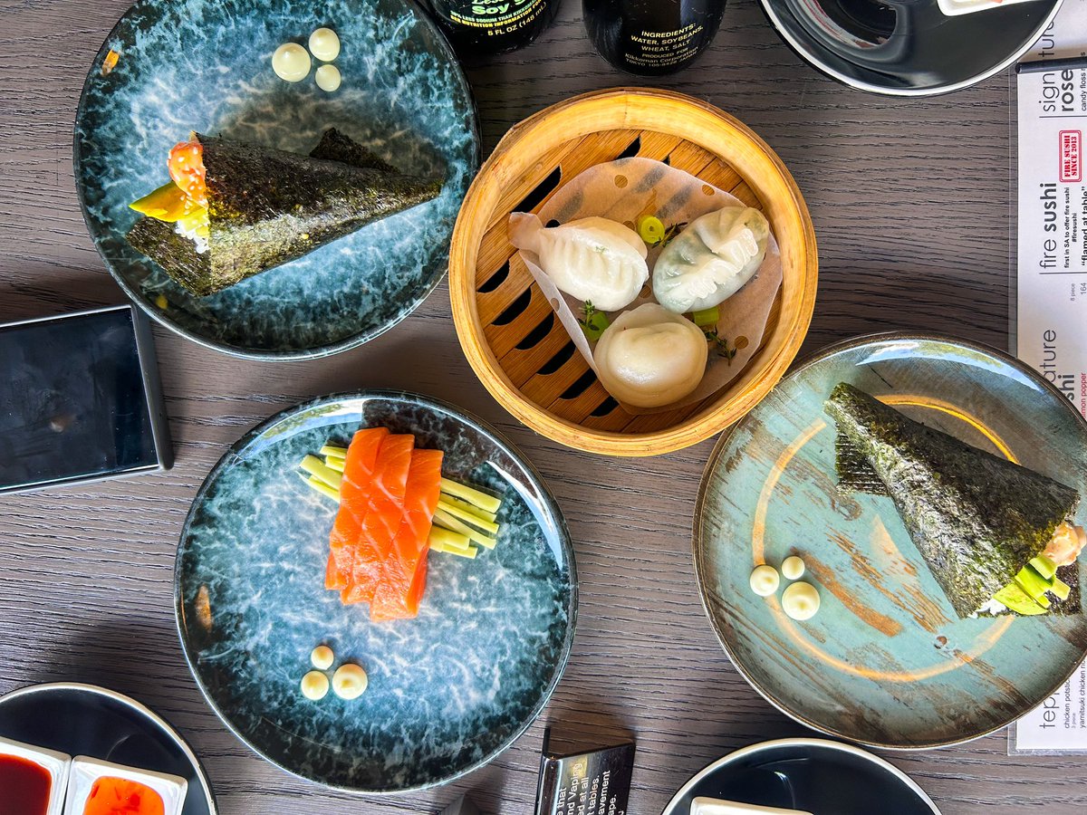 ZileDelights's tweet photo. Yamitsuki, Bedfordview, SA. 
#lovetoeat #jubfood #foodie #foodphotography #foodblog #safoodie #asiancuisine https://t.co/xKxBLDlTkY