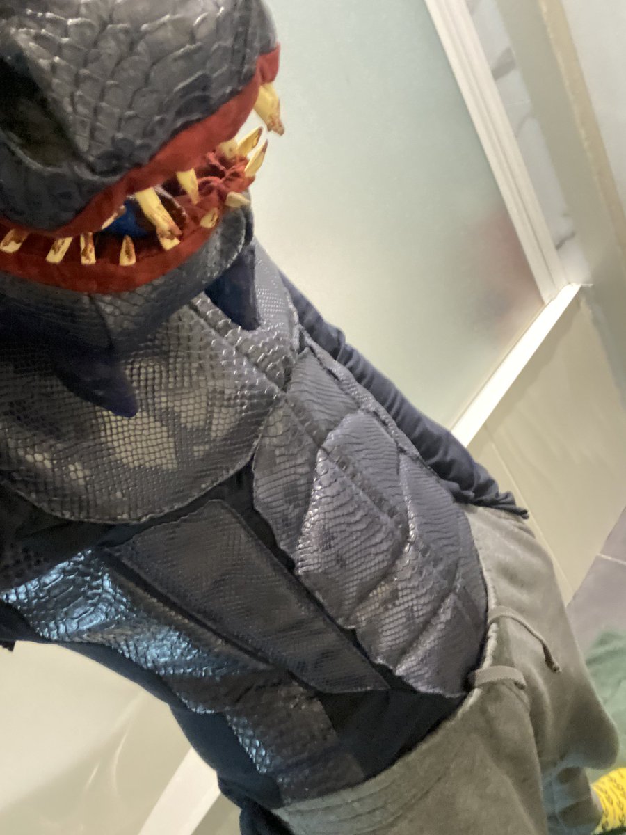 KaarnDreksh's tweet photo. Working on the body (yes i can't survive with anything else than 3 fingers) https://t.co/1LCs8kntaq