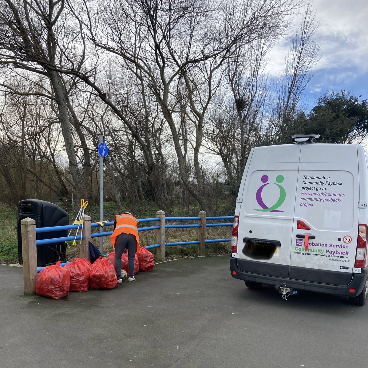 #CommunityPayback have undertaken a litter pick at Towyn Park in Conwy.  The team collected 8 sacks of litter with much more to collect on our next visit.