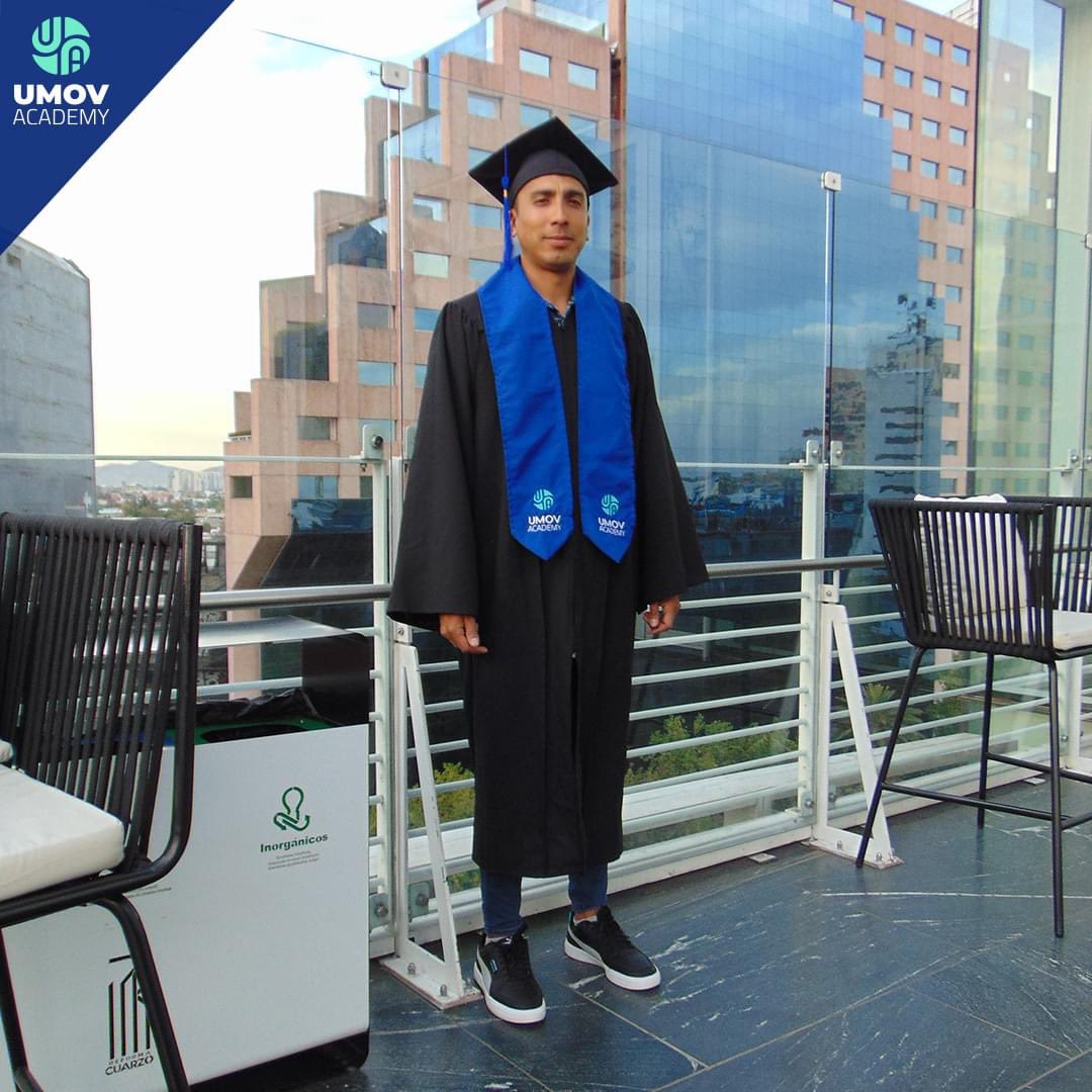 UMOVAcademy's tweet photo. 🥰¡Muchas felicidades a los graduados de nuestra Universidad!
Este gran logro se lo merecen por nunca haberse rendido.
Gracias por ser parte de nuestra comunidad y sobre todo de poner el nombre de la Universidad en alto.
#UMOV #UniversidadEnMovimiento #EstudiaEnLínea https://t.co/VgAtVWcPtI