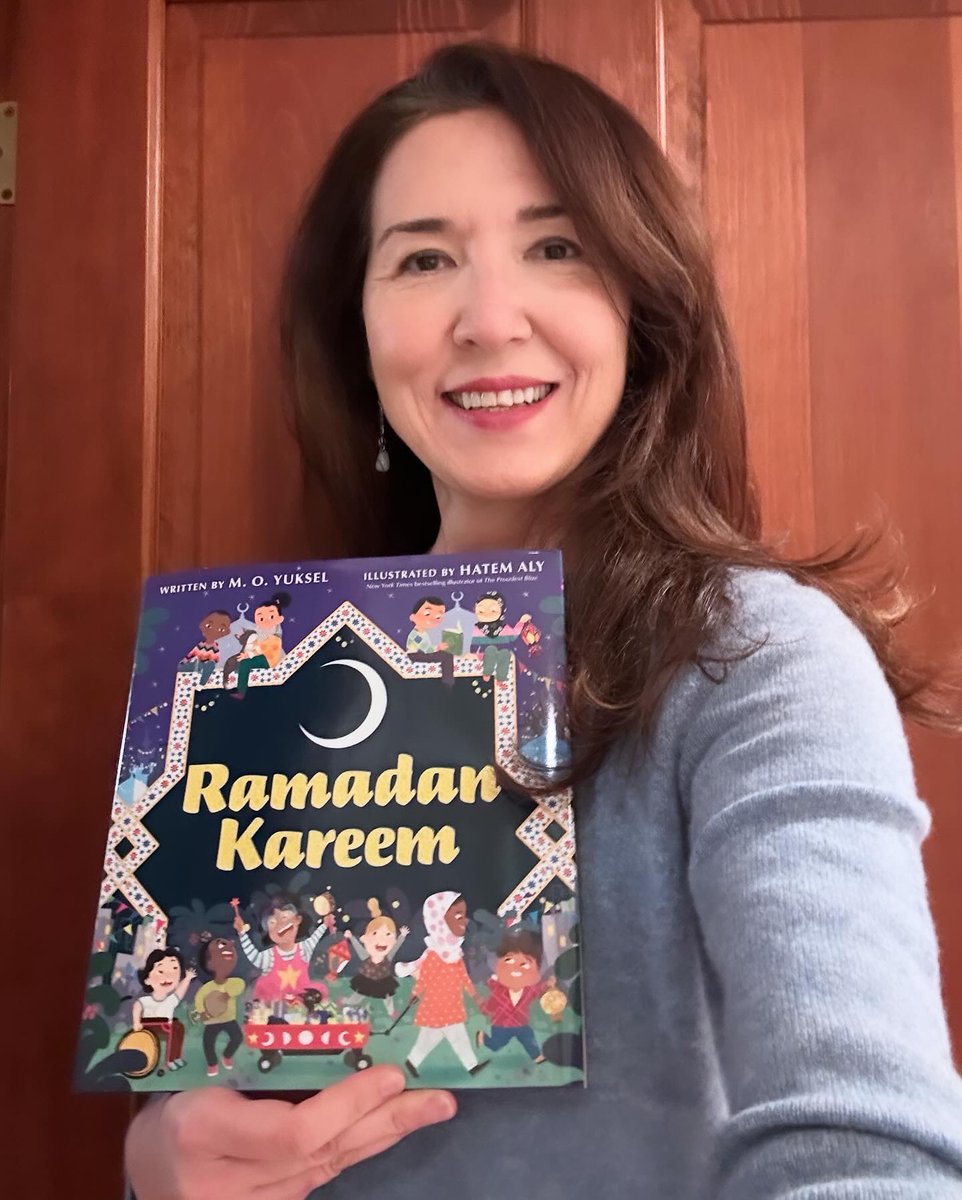 ✨Happy #bookbirthday to RAMADAN KAREEM!✨ To celebrate, I’m giving away 3 signed copies! To enter: RT/QT, comment on this post, & tag a #teacher or #librarian who would ❤️ this book. Winners will be announced Monday, 2/26. #Giveaway #Ramadan2024 #eid