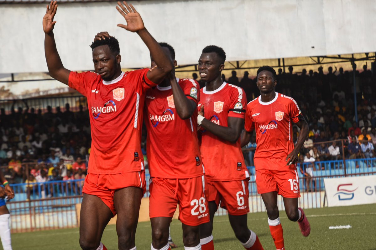 HACofficiel's tweet photo. 🏆 #Ligue1Guicopres🇬🇳
2e Mi-temps | 𝗠𝗜𝗟𝗢 𝗙𝗖 (0️⃣-1️⃣) 𝗛𝗢𝗥𝗢𝗬𝗔 𝗔𝗖
⏱️➤ C’est la reprise à Kankan. Les Matamkas ont pris l’avantage en toute fin de première période grâce à Sékou Keita.
#MiloHAC
#PanAfricanTeam 🔴⚪️ https://t.co/8wE7KtgUJO