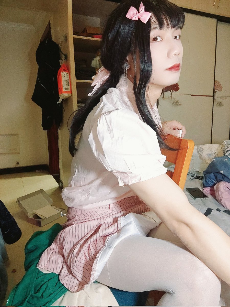 dddxi8's tweet photo. 一年没女装了，有木有小男娘找我玩呀 https://t.co/nUsWjCGHX9