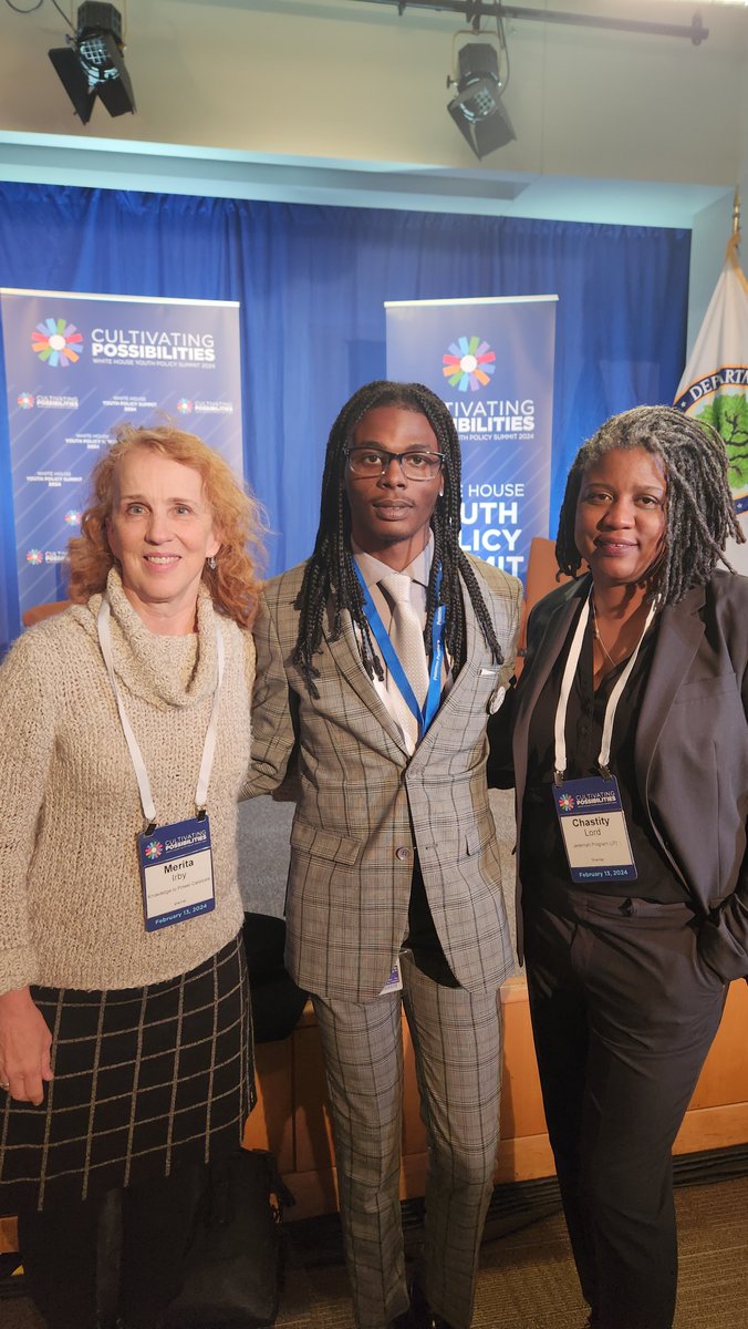 MeritaIrby's tweet photo. Thank you once again to this powerful panel - @KJHartung314 @STEMLdr Jawan Phillips &amp;
Chastity Lord - for sharing your powerful stories of improving education, training, &amp; workforce pathways. (No wrong pathway! Give young people an opportunity to explore!) #WHYouthPolicySummit2 https://t.co/pb2qB2GpE6