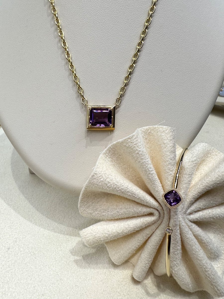 It’s hip to be square. Some believe that wearing amethyst jewelry could make you smarter, improve focus, and create a sense of peace and calm. Leave a 💜 if you love it too! 

#amethyst #februarybirthstone  #zengem #amethystjewelry #finejewelry #wcshopsmall