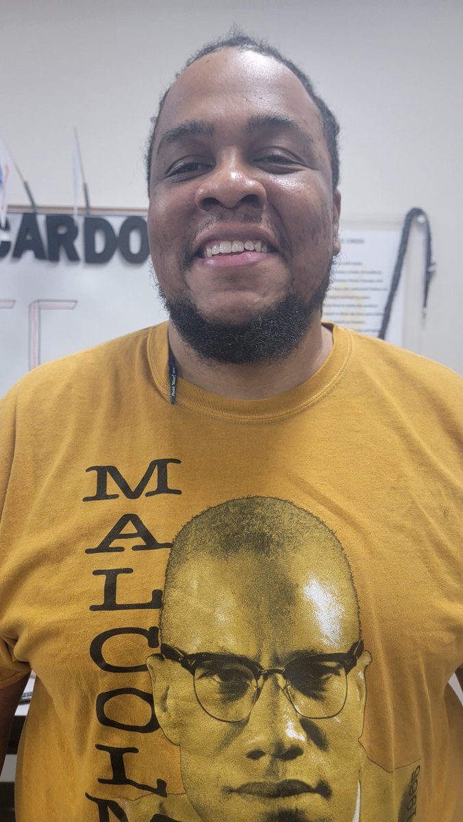 LOTC_SLAKnights's tweet photo. Leader of the Month for February! Thank you Mr. Hardy! Mr. Hardy shows leadership traits that only a few would know. His love and leadership skills for his job has made him a successful leader in SLA! Congrats!!!! #Springisd #LOTC #SpringLeadAcad https://t.co/VSBlFBnoz4