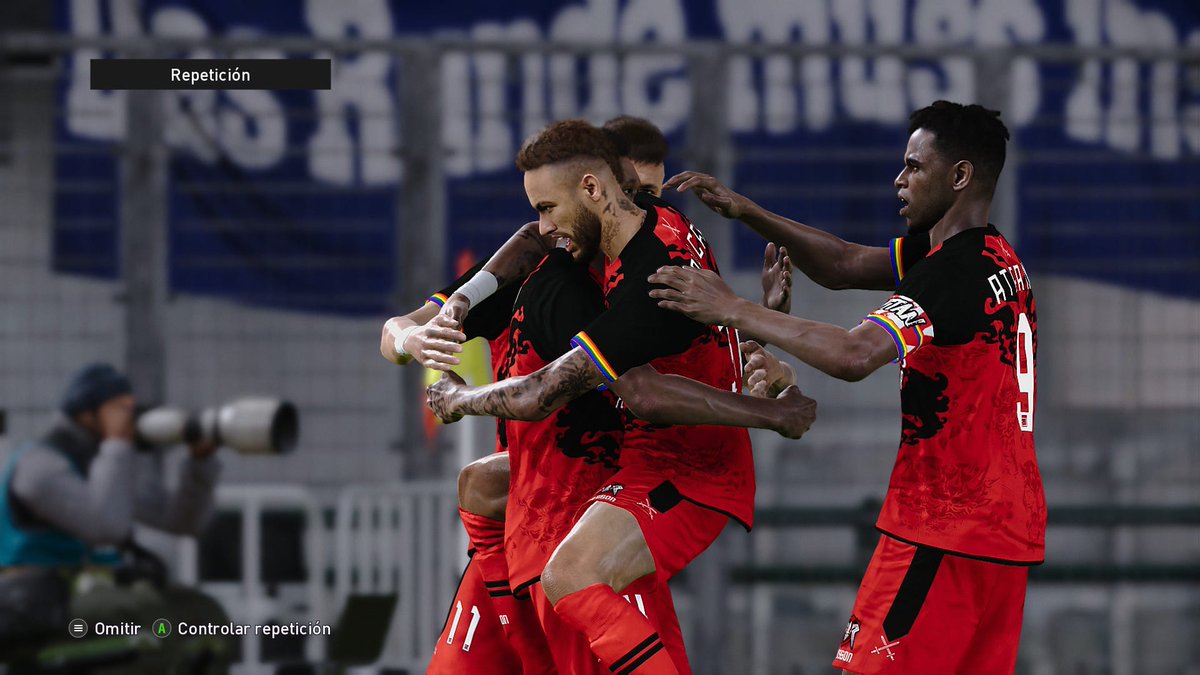 AtalantaArgLiga's tweet photo. Primer partido de la temporada con la Capitanía y:
-Primera victoria🖤❤
-Primer partido que no rindo desde que llegue 👹👹
-Mas errados que el programa de fin de año de Lavecchia

Un gustazo ver a ex compañeros míos del @NewNuesAFC 💙🖤

#AtaAR9 https://t.co/rtMsMcb3YK