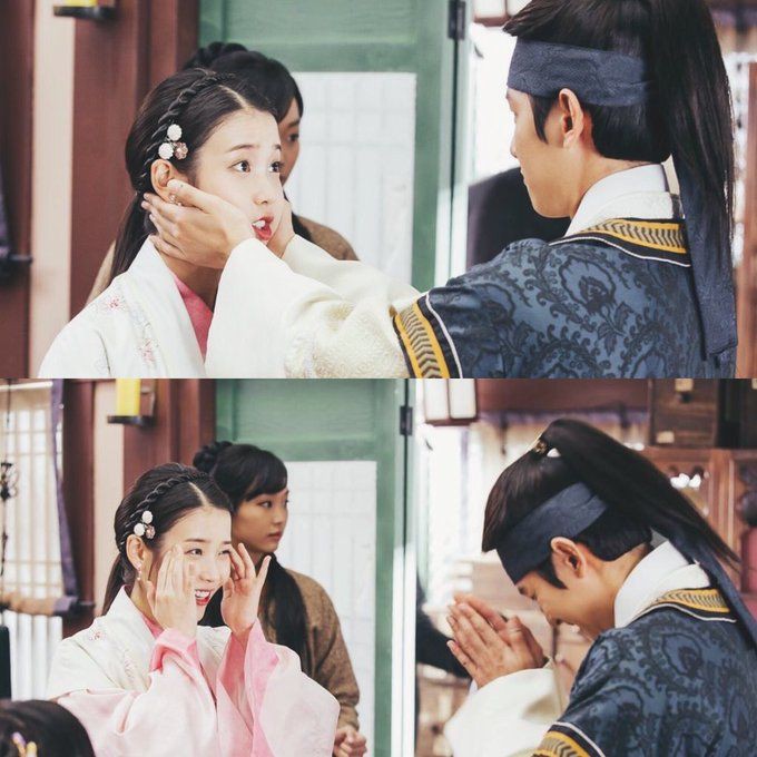 bhbrazil_'s tweet photo. IU mencionou #BAEKHYUN no Especial de Script de Moon Lovers: Scarlet Heart.

IU: Os atores tinham um bom relacionamento, então foi uma produção muito divertida de filmar. As horas pareciam muito longas sempre que filmávamos cenas de banquete e, para levantar nosso ânimo, o 10° príncipe Baekhyun sempre nos mostrava habilidades individuais incríveis como se estivesse num show de talentos! Eu me lembro vividamente de todos nós rindo até nossas barrigas doerem e esquecermos toda a fadiga.