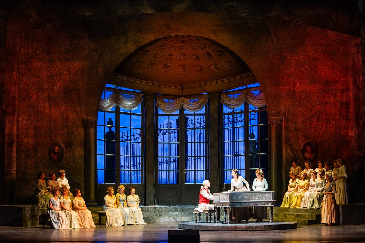 OperaBudapest's tweet photo. "I am either terribly and inexcusably mistaken, or The Queen of Spades is truly the chef d’oeuvre of my life," wrote #Tchaikovsky to his brother. See a spectacular production at #OperaBudapest until 10 March.
#QueenofSpades #repertoire https://t.co/7GA9KA46pQ