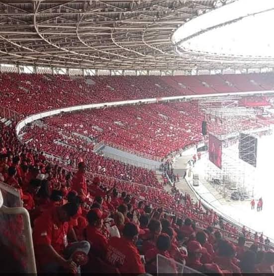 INI FAKTA YG BERBICARA.
YG PALING DI TAKUTKAN REZIM JOKOWI SAAT INI,KETIKA SELURUH KADER &amp; SIMPATISAN PDI PERJUANGAN DI SELURUH DAERAH TURUN KEJALAN DAN MERAHKAN JAKARTA.

HARUS DI AKUI,CUMA PDIP YG PUNYA PASUKAN SIAP TEMPUR.
TUNGGU PERINTAH IBU MEGA.
YG MENGHALANGI,TABRAK.😬😬😬