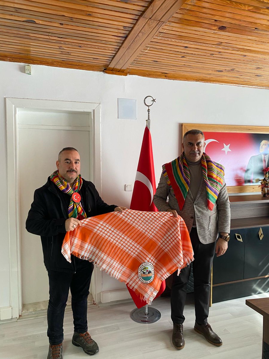 İzmir Yarımada Yörükler Derneği Başkanı Ayhan ALP, İlçe Milli Eğitim Müdürümüz Sayın Süleyman CAN'ı  ziyaret etti.<a href="/izmir_ilmem/">İzmir İl Milli Eğitim Müdürlüğü</a> <a href="/SuleymanCan71/">Süleyman Can 🇹🇷</a>