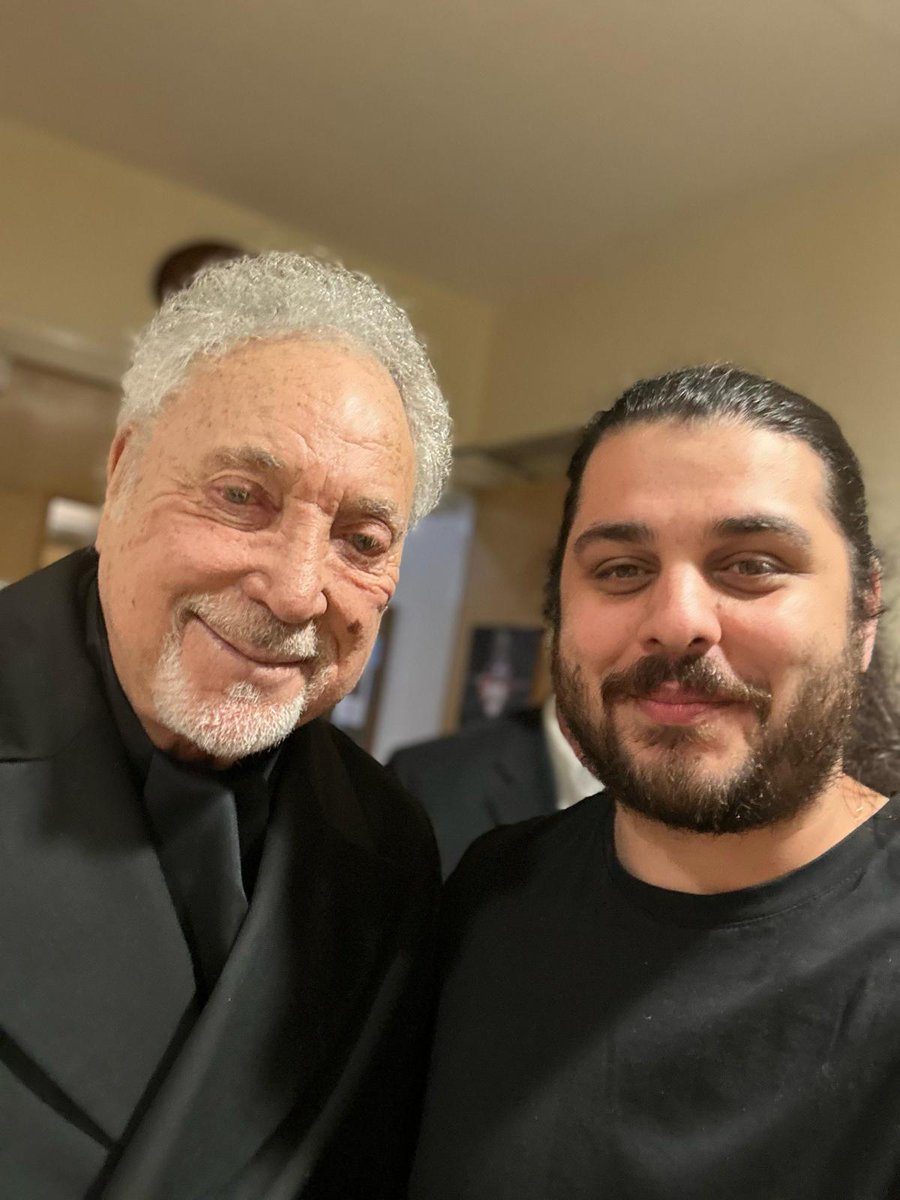 PontyclunRFC's tweet image. We don't normally brag but as other venues already posted we'd thought we'd share too. 
Although it was under sad circumstances we were honoured to be in the company of the legendary Sir Tom Jones yesterday. 
We hope we did your family  proud.
#LIVINGLEGEND