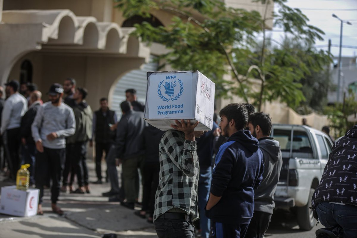#SONDAKİKA | Birleşmiş Milletler (#BM) Dünya Gıda Programı, dağıtım için güvenli koşullar oluşana kadar #Gazze'nin kuzeyine yapılan gıda yardımlarını durdurma kararı aldı.